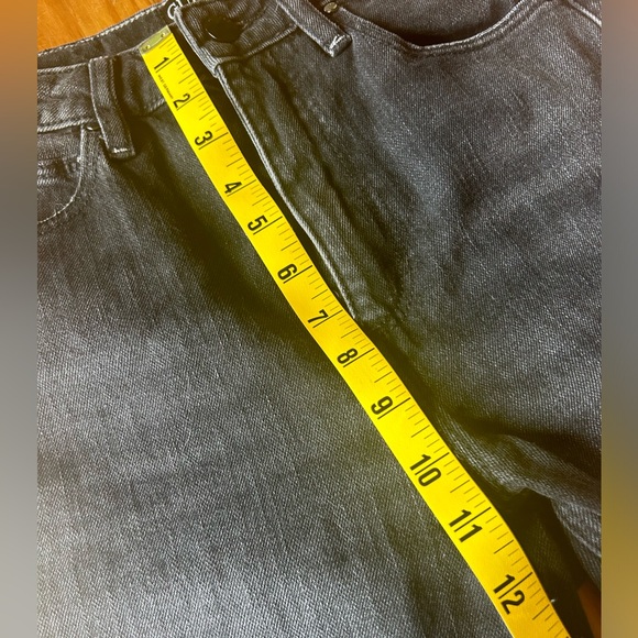 Guess Jeans Tapered High Mom Jean Size 25 - Picture 3 of 6